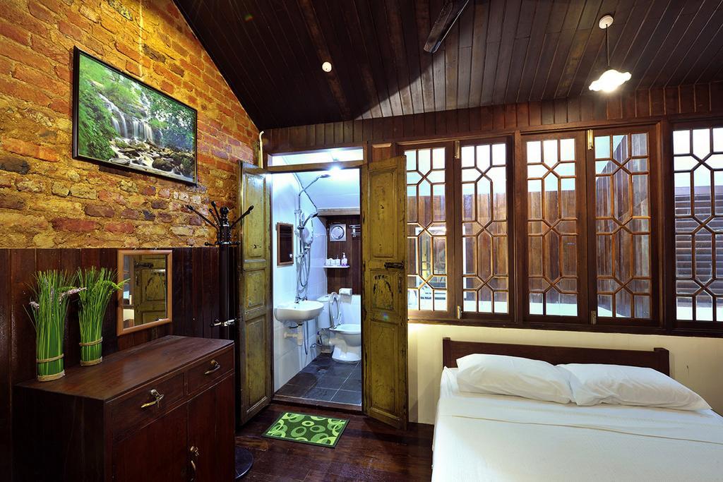 Silver Shine Guesthouse George Town Room photo